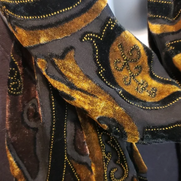 Gorgeous gold and black fringed scarf - Picture 3 of 4